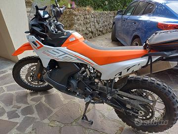 ktm   790  anno 2024