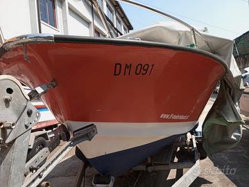 Barca Solcio Tempest