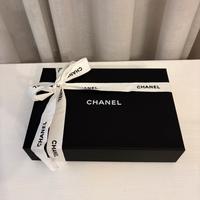 Scatola Chanel con fiocco