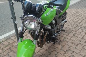 kawasaki zr7