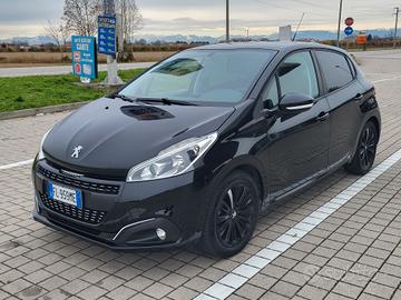 Peugeot 208 BlueHDi 75 5 porte Black Line