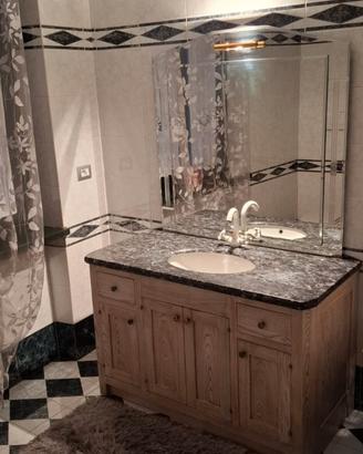 Mobile bagno in marmo