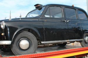 2 Taxi inglesi FX4 D 1962