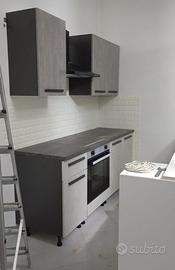 Cucina componibile completa di elettrodomestici