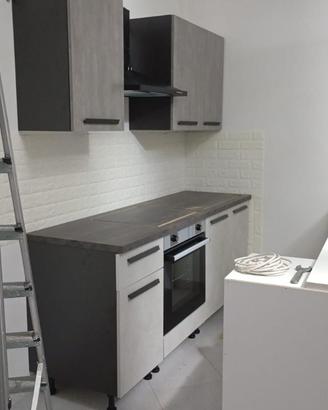 Cucina componibile completa di elettrodomestici
