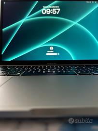 MacBook Pro M2