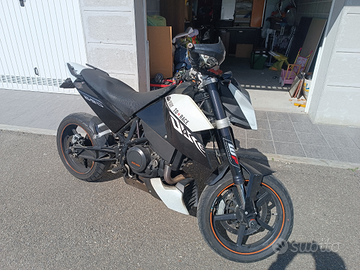 KTM 690 Duke