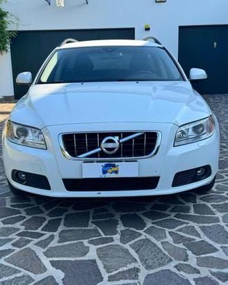 VOLVO V70 2.5 FT MOMENTUM AFV BI-FUEL