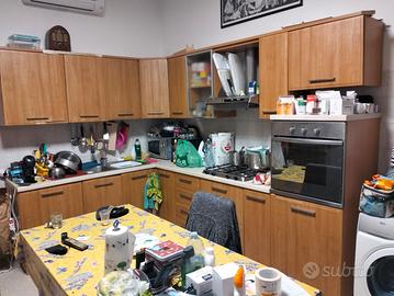cucina completa da ristrutturare 