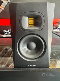 Monitor Adam  T5V