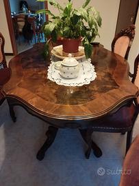 tavolo ovale e sedie 