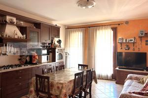 Appartamento recente con due camere e terrazza