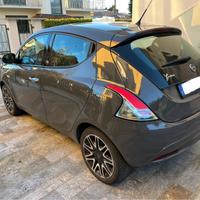 Lancia Y - Ypsilon  1.2 silver ecochic GPL