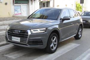 AUDI Q5 40 TDI quattro S tronic Business