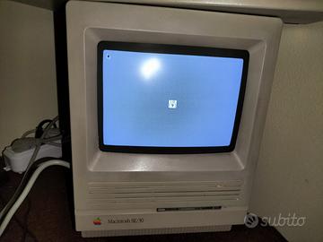 MACINTOSH SE/30 COMPLETO DI MOUSE E TASTIERA