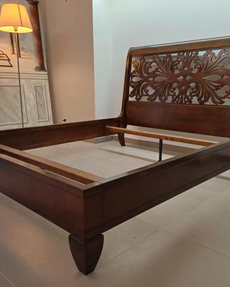 Letto in legno con testata traforata modello Arte 