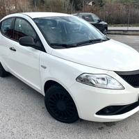 Lancia Ypsilon 1.2 69 CV 5 porte S&S Black and Noi