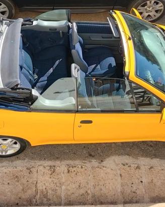 Punto cabrio gialla