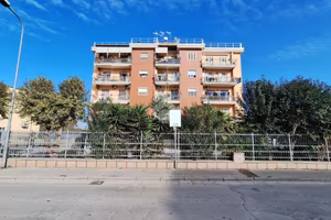 3 LOCALI A POMIGLIANO D'ARCO