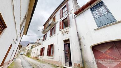 Casa indipendente di 128 m² con 3 locali a Contigl