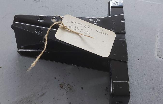 SUPPORTO MOTORE APE 50