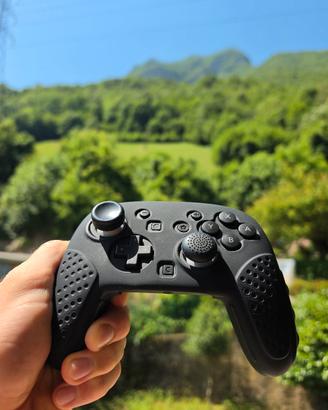 Nintendo Switch 2 Pro Controller + Cover