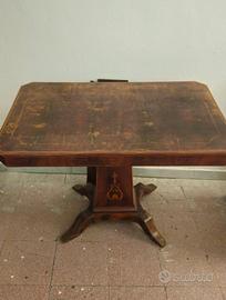 Tavolo italiano in noce (metà '800)