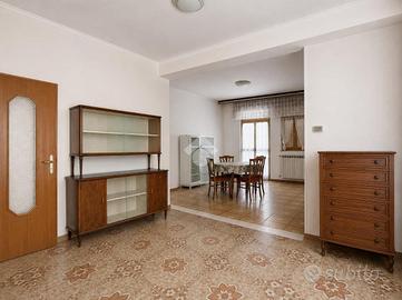 2 LOCALI A SAN GIOVANNI ROTONDO