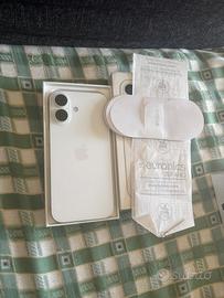 IPHONE 17 WHITE 256 BATTERIA 100%