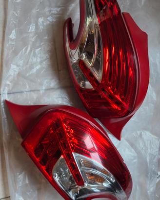 fari posteriori peugeot 208 (12>19)