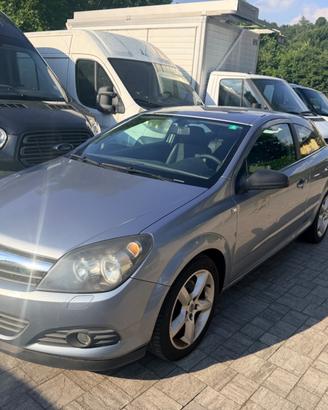 Opel Astra GTC 1.9 CDTI 120CV 3 porte Sport