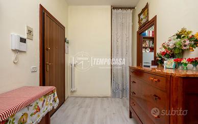 Quadri con balcone, cantina e garage