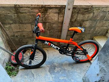 Bicicletta BMX Instinct