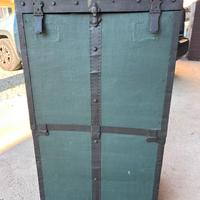 Baule d’epoca verde e nero