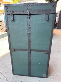 Baule d’epoca verde e nero