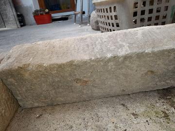 Cornice finestra del 1700