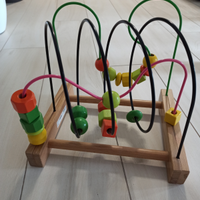 Gioco con struttura in legno