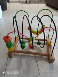 Gioco con struttura in legno