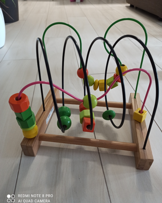 Gioco con struttura in legno