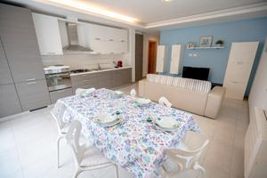 Ampio trilocale a vasto marina centro rif. 12