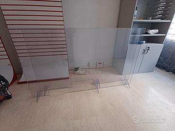 Divisori per negozio in plexiglass