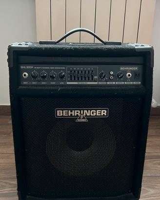 Amplificatore per basso BEHRINGER