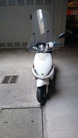 Zip 50 2T anno 2011