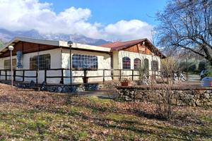 VILLA SINGOLA A COLLEPARDO