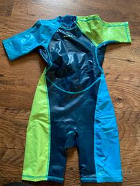 Tuta da piscina , nuoto