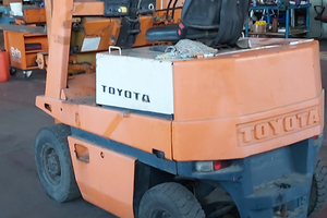 Carrello elevatore portata kg15