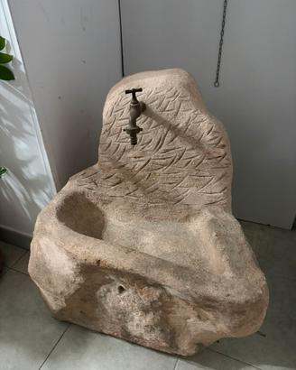 Fontana in pietra