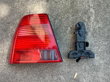 faro posteriore sinistro VW Bora con retronebbia