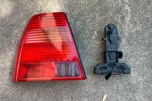 faro posteriore sinistro VW Bora con retronebbia