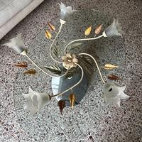 Lampadario floreale con fiori in vetro